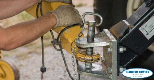 Importance of Hitch Safety Chains and How They Work